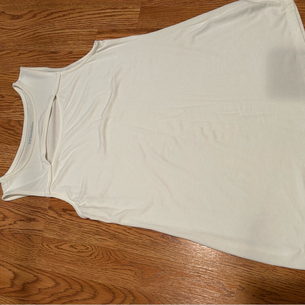 2 Soft Surroundings Sleeveless Tunic with cut out
One black and one white - Picture 8 of 8